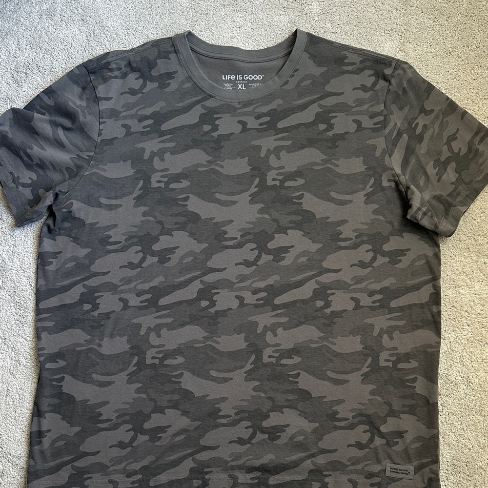 Life Is Good Men's Gray Print Camo Crusher Tee - Picture 2 of 5